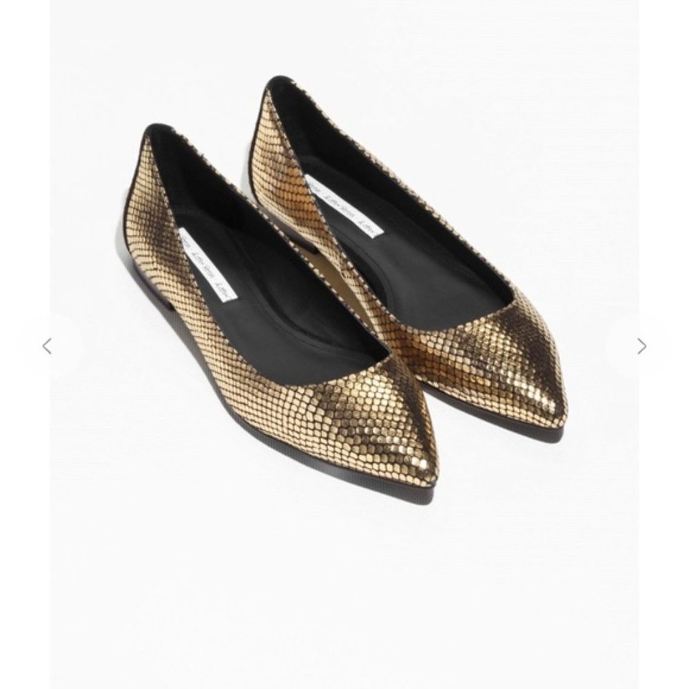 & Other Stories Metallic Gold, Pointed Toe, Reptile Flats Sz 38 w/ Studs on Heel